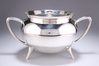 A LATE VICTORIAN SILVER-PLATED SOUP TUREEN, by Walker &? Ha