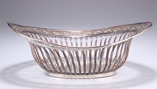 AN OLD SHEFFIELD PLATE BASKET, CIRCA 1800, oval with reeded