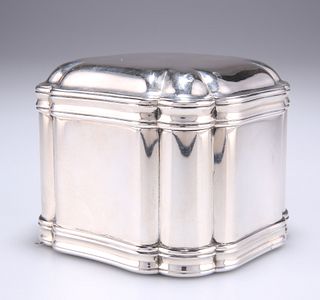 A DUTCH SILVER BISCUIT BOX, by Begeer, 1917, square with hi