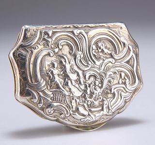 AN 18TH CENTURY FRENCH SILVER SNUFF BOX, cartouche shaped, 