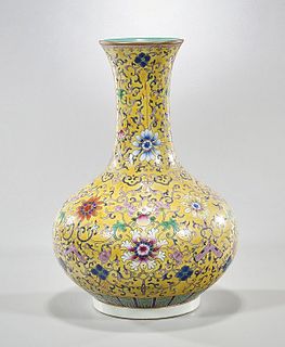 Chinese Enameled Porcelain Globular Vase