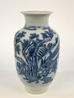 CHINESE QING STYLE BLUE AND WHITE BALUSTER VASE