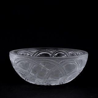 LALIQUE “PINSONS” FROSTED CRYSTAL BOWL