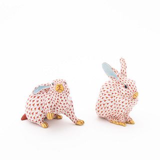 GROUP OF TWO HEREND RUST FISHNET RABBIT FIGURINES