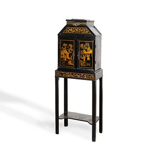 17TH/18TH C. JAPANNED CHINOISERIE CABINET ON STAND