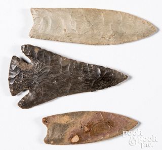 Two paleo-styled flint points