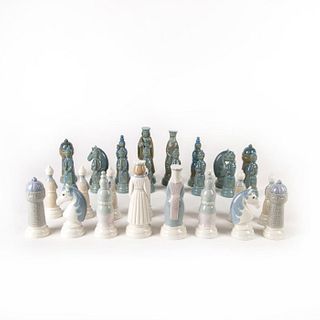 Chess Set (32 Pieces) 1004833.3 - Lladro Porcelain Figure