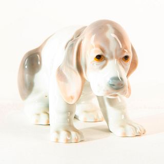 Beagle Puppy Sitting 1001071 - Lladro Porcelain Figure