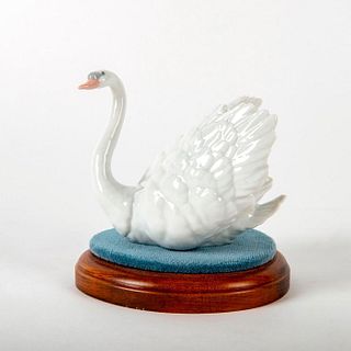 White Swan 1006175 - Lladro Porcelain Figure