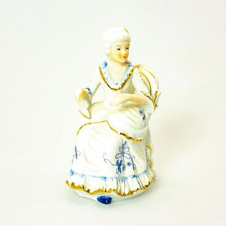 Vintage Capodimonte Style Figurine, Seated Woman