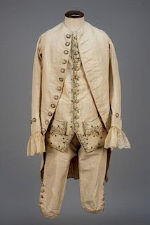 GENTS ENGLISH THREE-PIECE DRESS SUIT, LATE 18th C.
