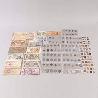 Colección de numismática y billetes. Diferentes países. SXX. Elaborados en diferentes metales y papel moneda. Diferente demoninaciones.