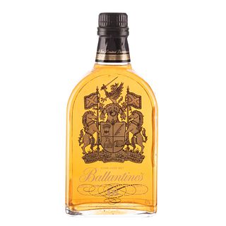 Ballantine's. 18 años. Blended. Scotch whisky. En presentación de 750 ml.