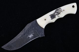 Yellowstone Wolf Scrimshaw Damascus M.T. Knives