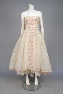 BELINDA BELLVILLE EMBROIDERED EVENING GOWN, 1950.