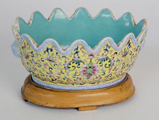 Chinese Famille Rose Fluted Rim Oval Bowl, 19th Century