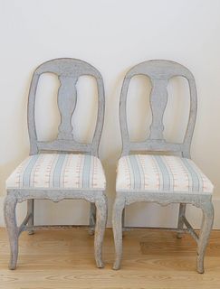 Pair of Swedish Gustavian Style Fiddle Back Side Chairs, 19th Century