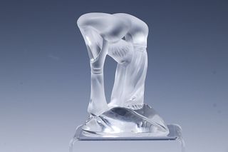 LALIQUE FROSTED CRYSTAL FIGURINE
