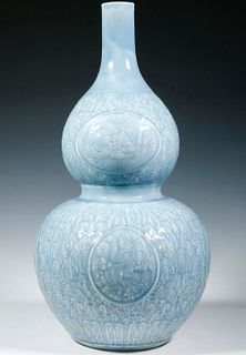 CHINESE MONOCHROME DOUBLE GOURD VASE