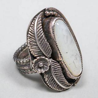 Vintage Navajo Sterling Silver & Mother-of-Pearl Ring