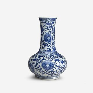 A Chinese blue and white porcelain bottle vase