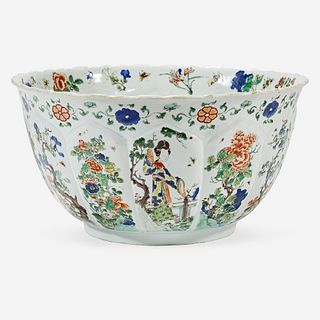 A Chinese famille verte-decorated lobed porcelain large bowl Kangxi period