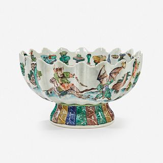 A famille verte-decorated porcelain lobed bowl probably 19th /20th Century