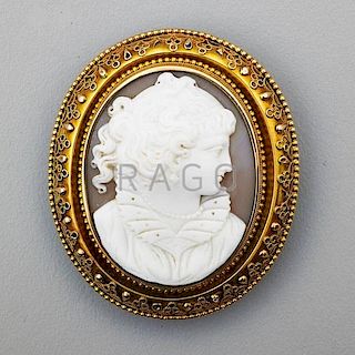 VICTORIAN SHELL CAMEO YELLOW GOLD BROOCH