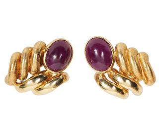 18Kt Gold Cabochon Ruby Clip Earrings