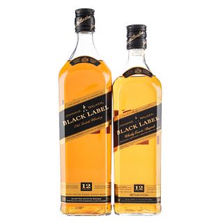 Johnnie Walker. Black label. 12 años. Blended. Scotch Whisky. Piezas: 2. Presentaciones: una 750 ml. y una de 1 lt.