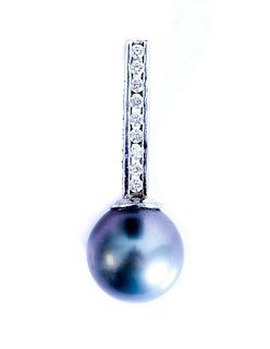 18k White Gold Diamond & Pearl Pendant