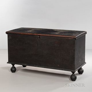 Black-painted Six-board Chest