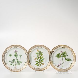 Sixteen Royal Copenhagen Flora Danica Dessert Plates