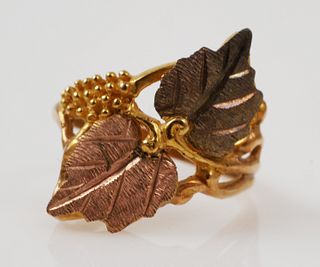 Black Hills Gold 10K Grape and Leaf Ring