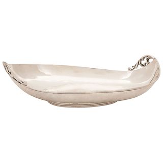 FRUIT BOWL SILVER TANE MEXICO, 20TH CENTURY Weight: 757 g 7.4 x 14.5" (19 x 37 cm)