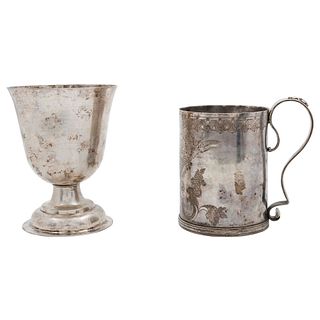 LOT OF JAR AND CUP SOUTH AMERICA (?), 18TH-19TH CENTURIES Silver Cup with smooth design. Jar with geometric decoration 598 g