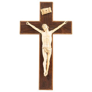 CRUCIFIX 20TH CENTURY Ivory carving on wooden cross 16.5 X 9.8" (42 x 25 cm)