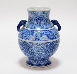 Chinese Kangxi Qing Hua Blue & White Vase