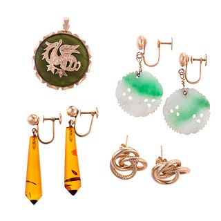 A Collection of 14K Jewelry in Jade & Amber