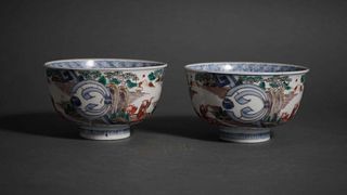 Pair of Japanese Imari 'Landscape' Bowls
