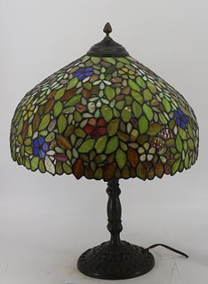 Vintage Tiffany Style Leaded Glass Table Lamp.