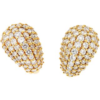 PAIR OF EARRINGS WITH DIAMONDS IN 18K YELLOW GOLD with 120 brilliant cut diamonds ~6.50 ct. Weight: 16.6 g