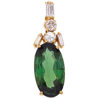 PENDANT WITH TOURMALINE AND DIAMONDS IN 14K YELLOW GOLD 1 tourmaline ~6.10 ct and 5 brillante and baguette cut diamonds ~0.55ct