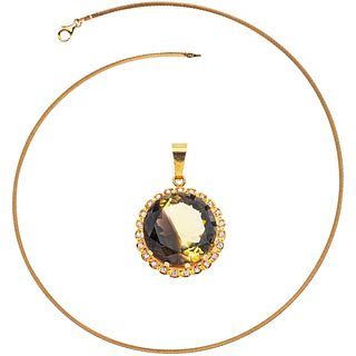 CHOKER AND PENDANT WITH QUARTZ AND SIMULANTS IN 14K YELLOW GOLD 1 round cut quartz ~35.0 ct. Weight: 24.6 g