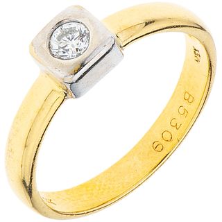 SOLITAIRE RING WITH DIAMOND IN 14K YELLOW GOLD 1 brilliant cut diamond ~0.14 ct. Weight: 3.1 g. Size: 7 ½