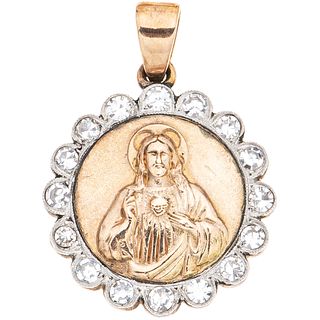 MEDAL WITH DIAMONDS IN 8K YELLOW GOLD AND PALLADIUM SILVER with 16 8x8 cut diamonds ~0.80 ct. Weight: 6.7 g