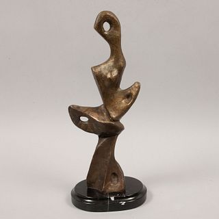 P. SERRET. Sin título. Fundición en bronce. Con base de mármol negro jaspeado. 45 cm altura (con base)