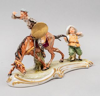 Don Quijote y Sancho. Italia. Siglo XX. Diseño por B. MERLI Elaborada en porcelana Kings. Firmada. Decorada con esmalte dorado.
