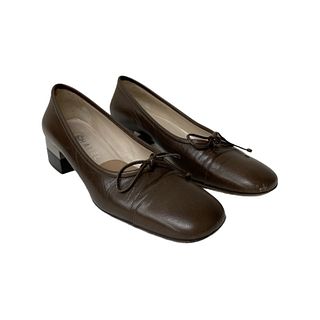 Vintage Chanel Classic Pumps in Brown
