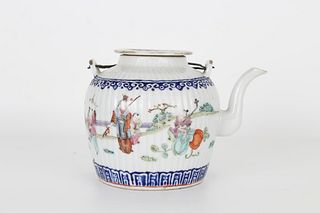 Chinese Qing Dynasty Famille Rose Teapot